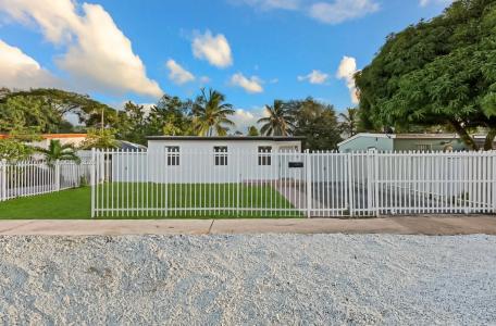 724 Burlington St, Opa-Locka, Florida 33054, USA