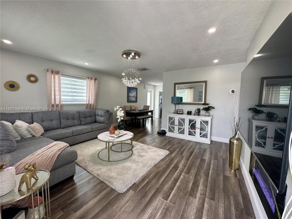 5404 NW 23rd Ter, Tamarac, Florida 33309