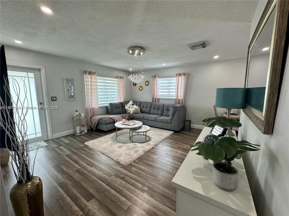 5404 NW 23rd Ter, Tamarac, Florida 33309