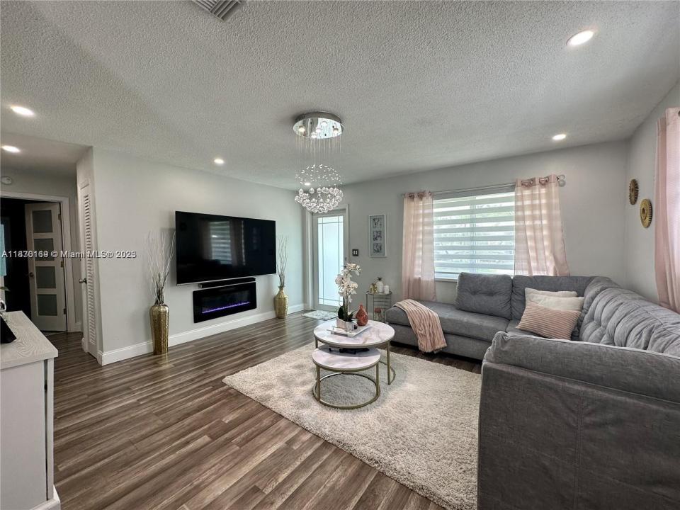 5404 NW 23rd Ter, Tamarac, Florida 33309