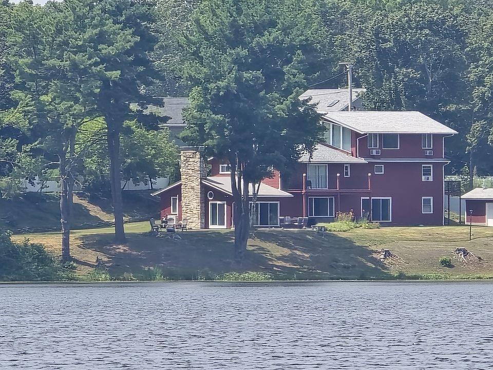 1082 Greenwich Avenue, Warwick, Rhode Island 02886