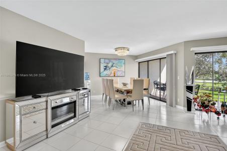 5901 Camino Del Sol 207, Boca Raton, Florida 33433, USA