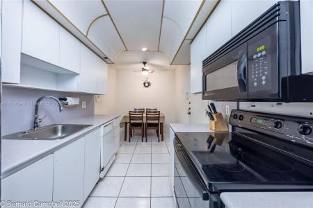 1100 Saint Charles Pl 717, Pembroke Pines, Florida 33026, USA