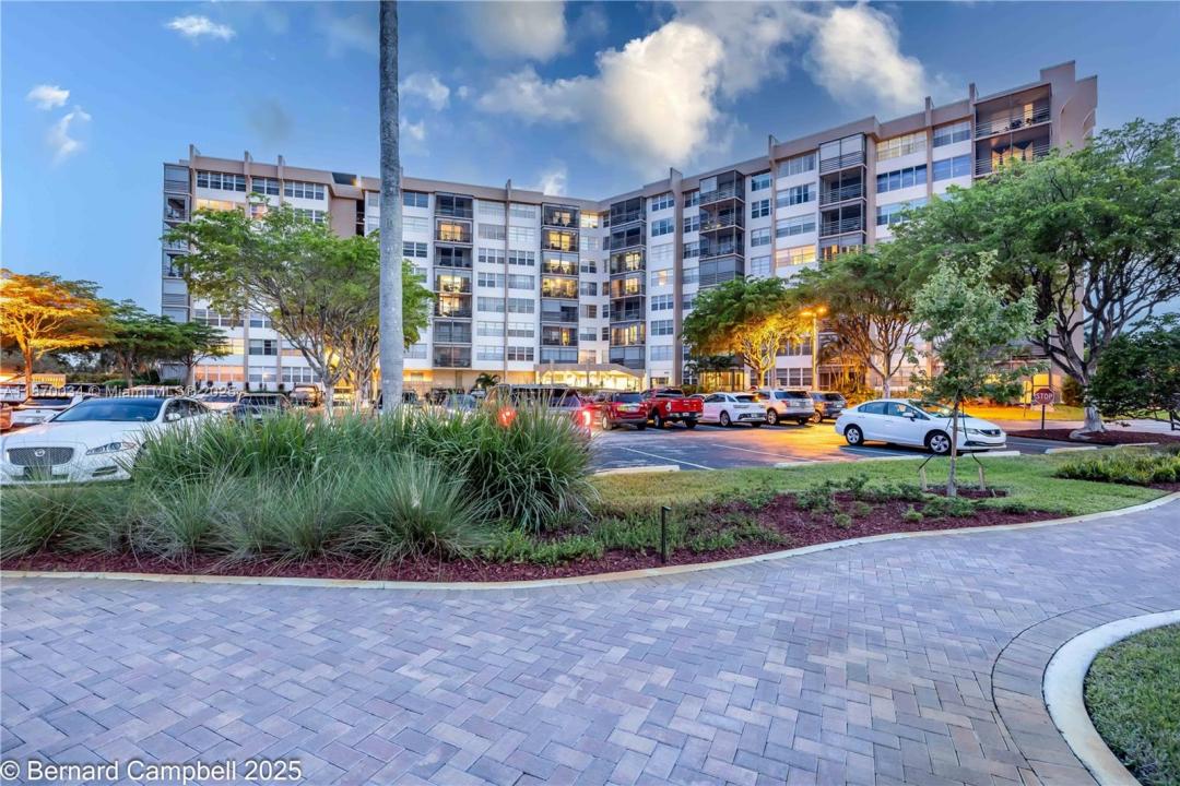 1100 Saint Charles Pl 717, Pembroke Pines, Floride 33026, États-Unis
