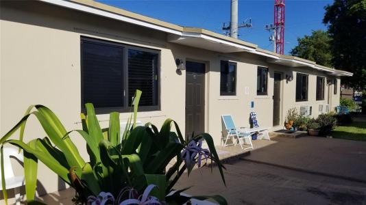 615 NE 7th St, Hallandale Beach, Florida 33009