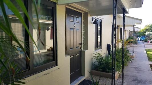 615 NE 7th St, Hallandale Beach, فلوريدا 33009, الولايات المتحدة