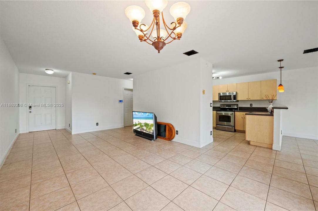 6714 NW 39th Ln, Lauderhill, Florida 33319