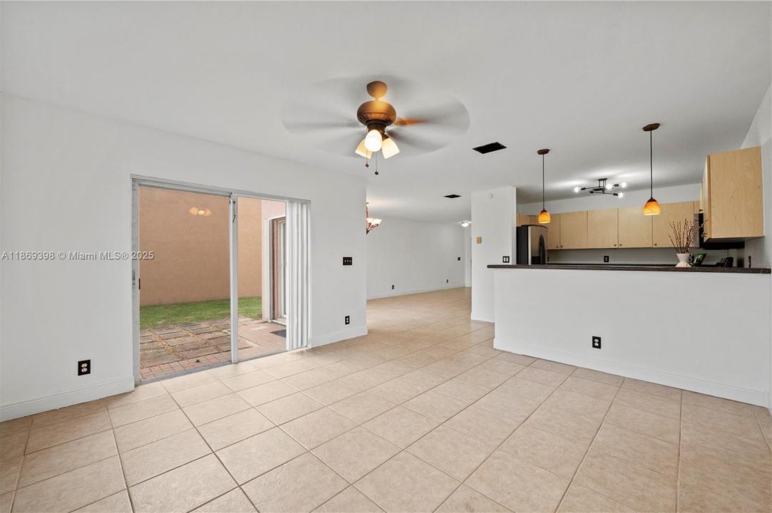 6714 NW 39th Ln, Lauderhill, Florida 33319