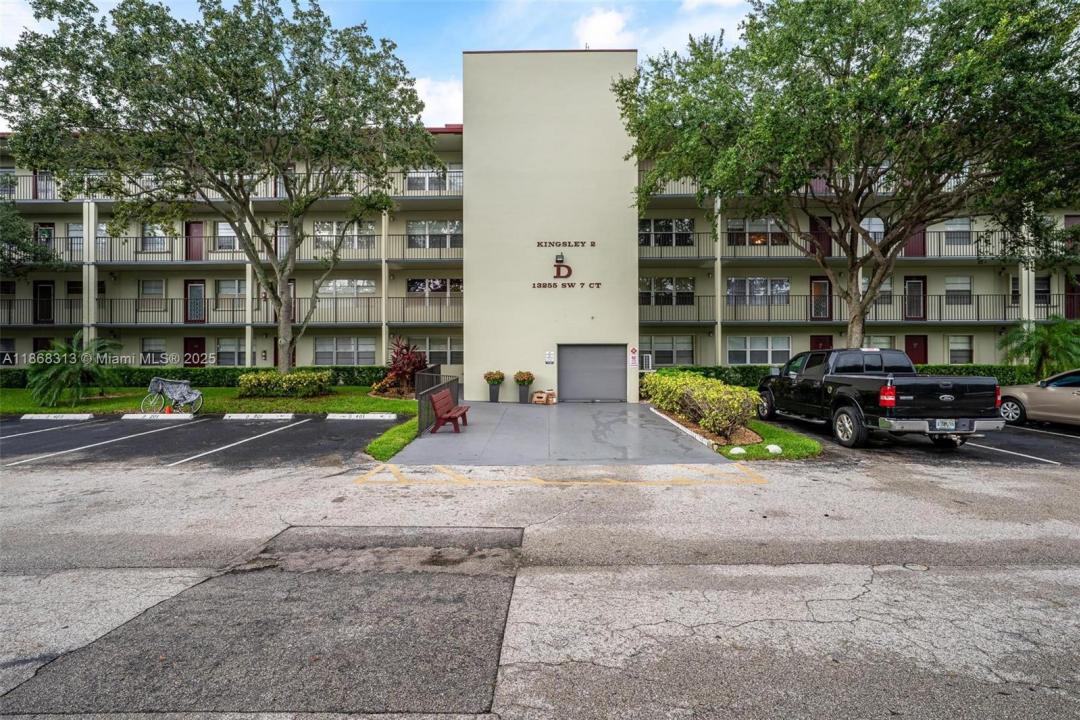 13255 SW 7th Ct 403D, Pembroke Pines, Florida 33027, Estados Unidos