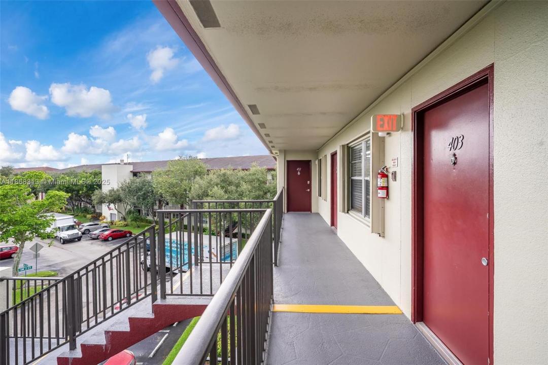 13255 SW 7th Ct 403D, Pembroke Pines, Florida 33027, Estados Unidos
