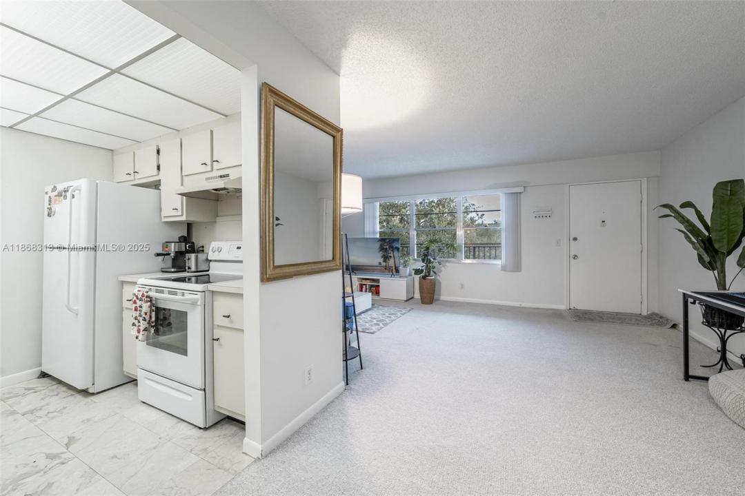 13255 SW 7th Ct 403D, Pembroke Pines, Florida 33027, Estados Unidos