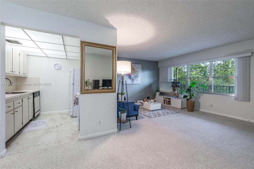 13255 SW 7th Ct 403D, Pembroke Pines, Florida 33027, Estados Unidos