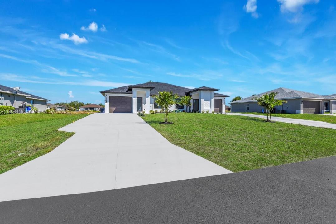 5117 24TH ST SW, Lehigh Acres, Florida 33973