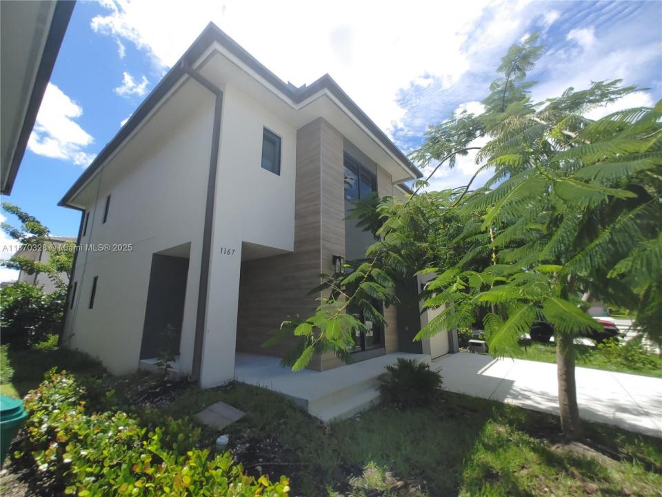 1167 NW 2nd St, Florida City, Florida 33034, USA