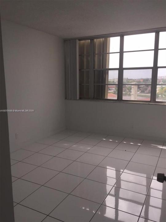 2025 NE 164th St 516, North Miami Beach, 플로리다 33162, 미국