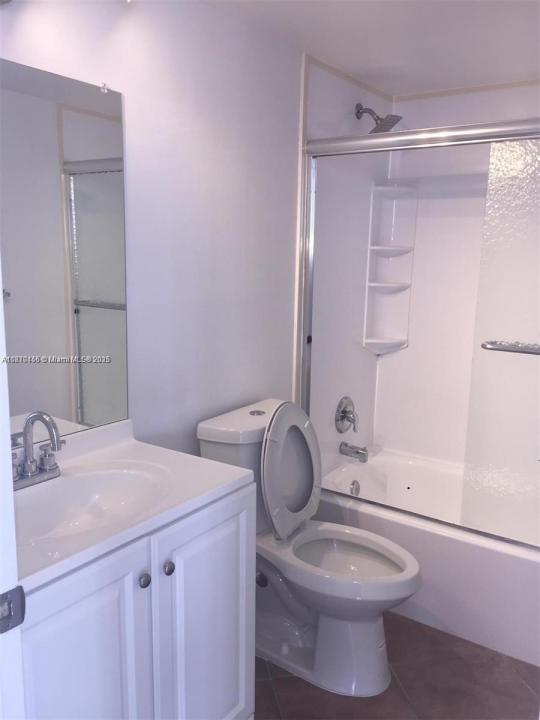 2025 NE 164th St 516, North Miami Beach, 플로리다 33162, 미국