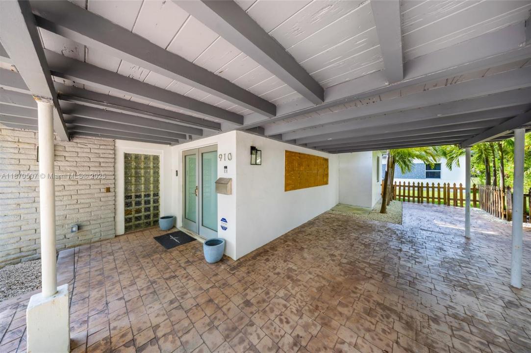 910 NE 81st St 910, Miami, فلوريدا 33138, الولايات المتحدة