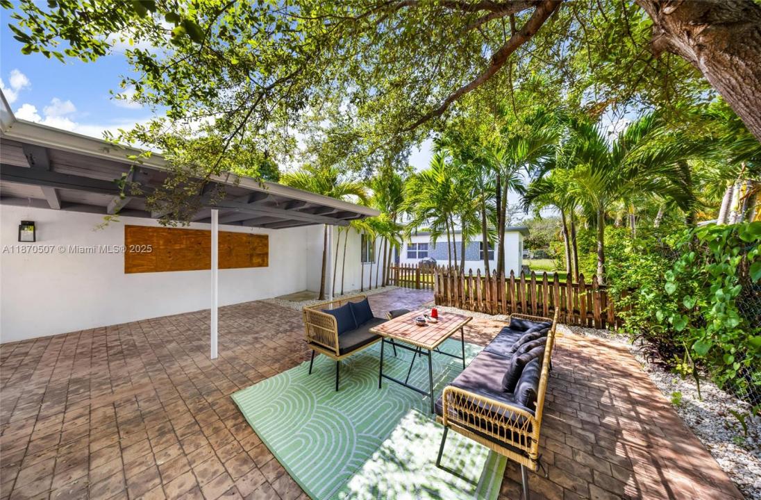 910 NE 81st St 910, Miami, فلوريدا 33138, الولايات المتحدة
