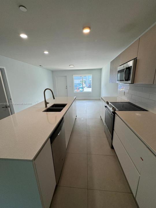 2555 NE 193rd St 2106, Miami, フロリダ 33180, アメリカ合衆国