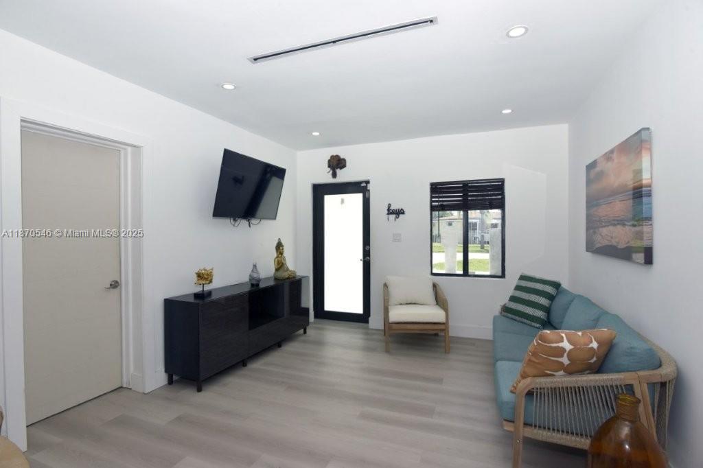 14520 Carver Dr, Miami, Florida 33176