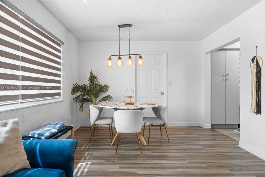 5920 NE 2nd Ter, Oakland Park, Florida 33334