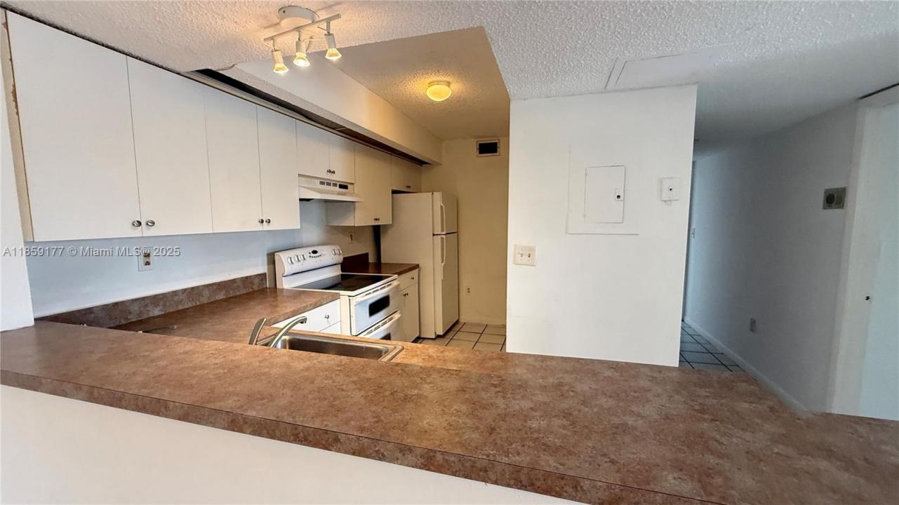 8560 SW 212th St 203, Cutler Bay, Florida 33189