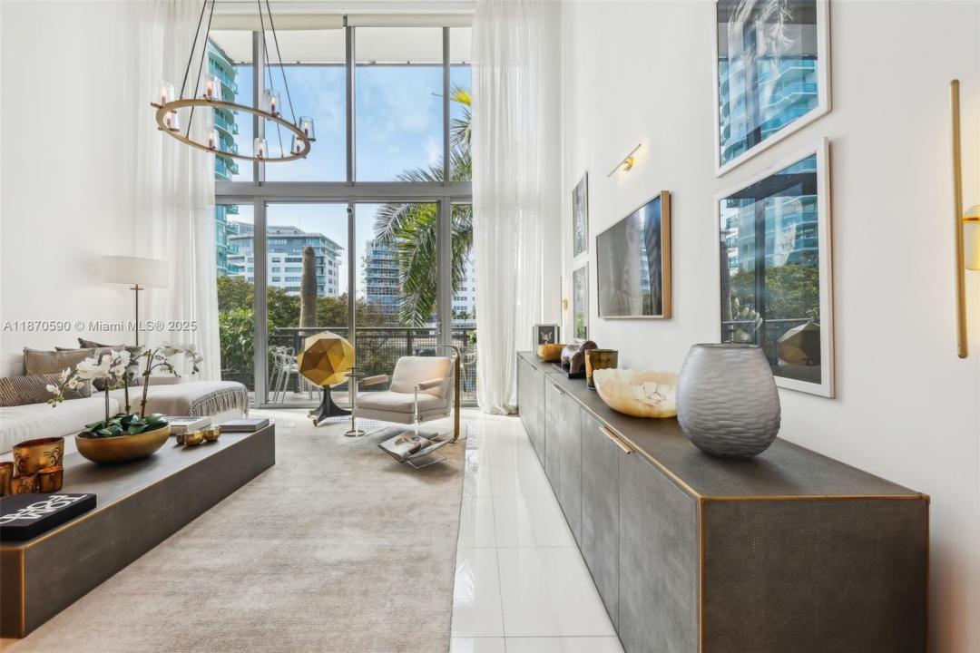 6000 Collins Ave 304, Miami Beach, פלורידה 33140, ארצות הברית של אמריקה