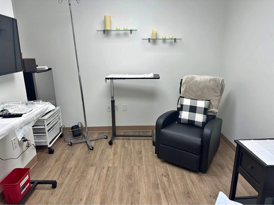 2237 N Commerce Pkwy 3, Weston, Floryda 33326, USA