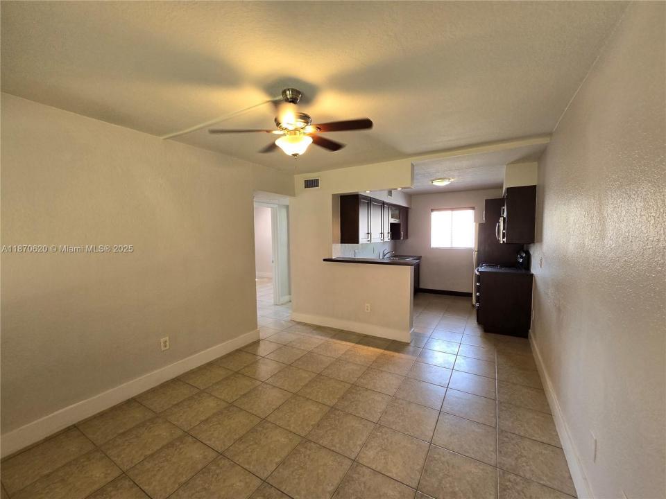 2330 NW 11th St 17, Miami, Florida 33125, Stati Uniti