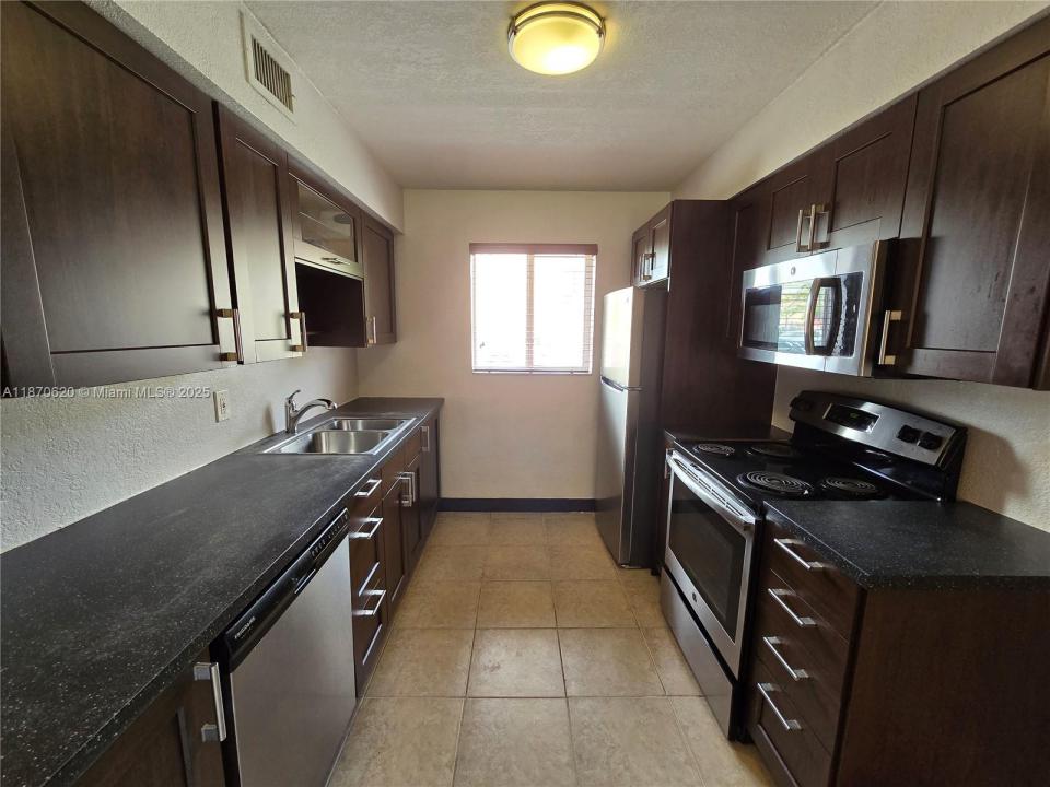 2330 NW 11th St 17, Miami, Florida 33125, Stati Uniti