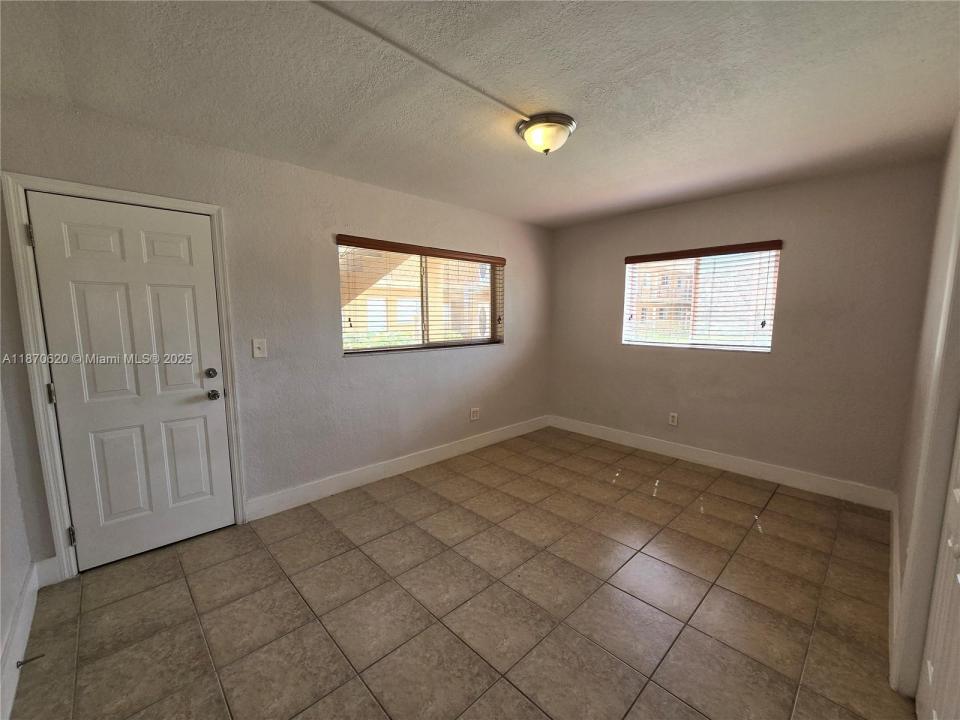 2330 NW 11th St 17, Miami, Florida 33125, Stati Uniti