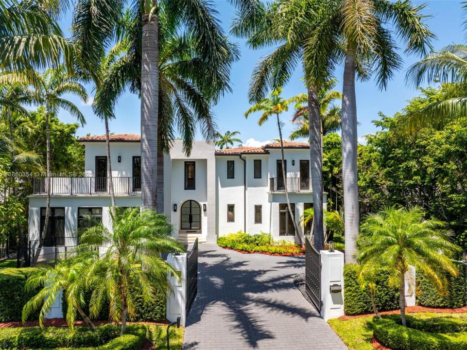 70 Camden Dr, Bal Harbour, Florida 33154