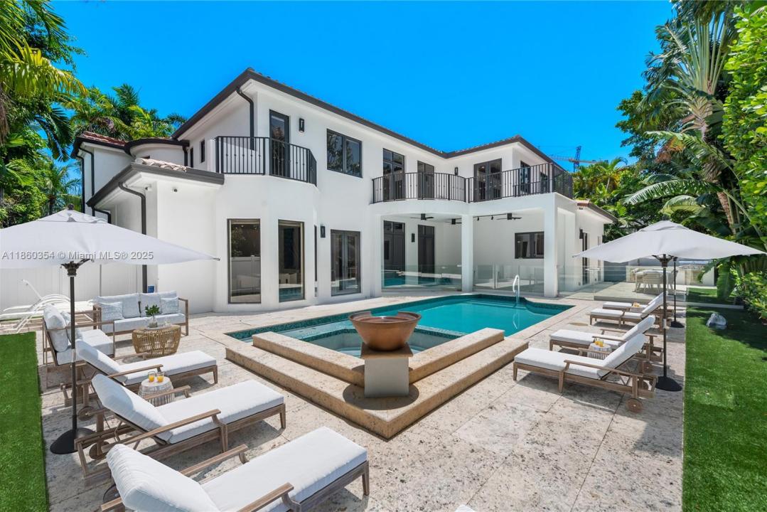 70 Camden Dr, Bal Harbour, Florida 33154