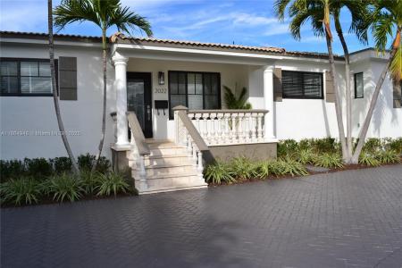 2022 SW 82nd Ct B, Miami, Florida 33155, USA