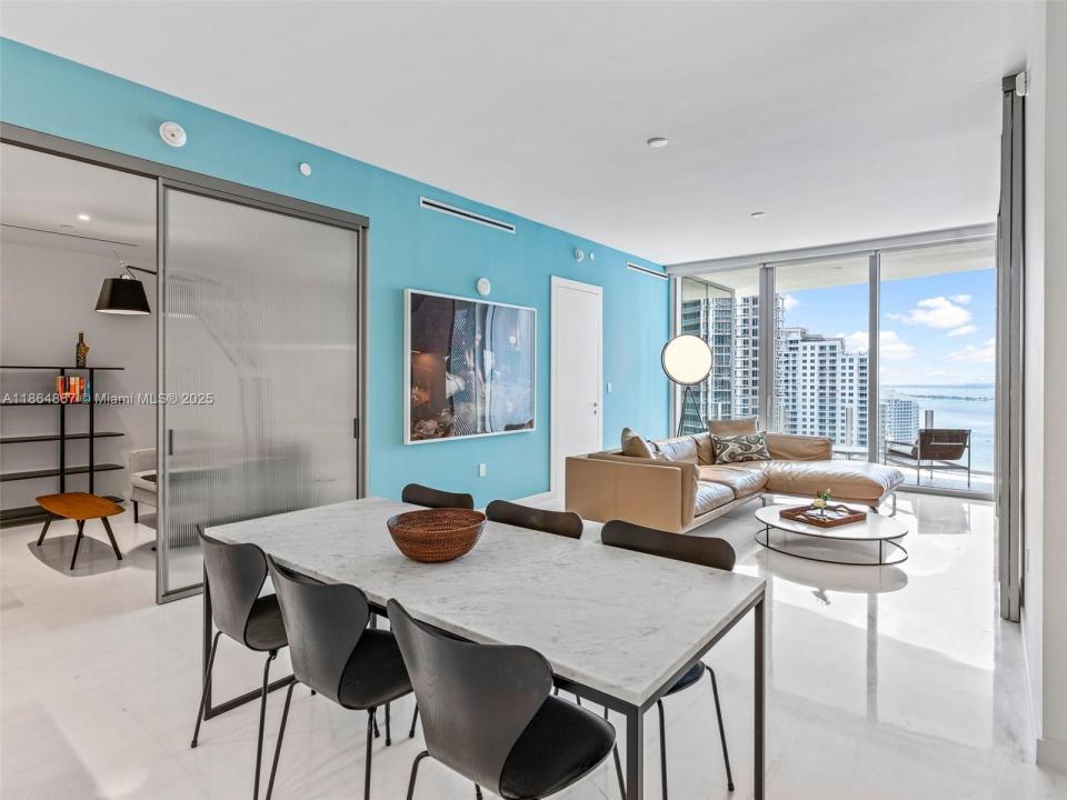 300 Biscayne Blvd Way 2505, Miami, Florida 33131, Estados Unidos