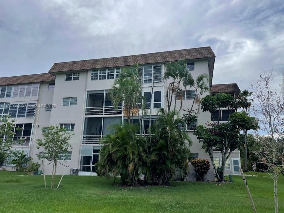 2500 SW 81st Ave 102, Davie, Florida 33324