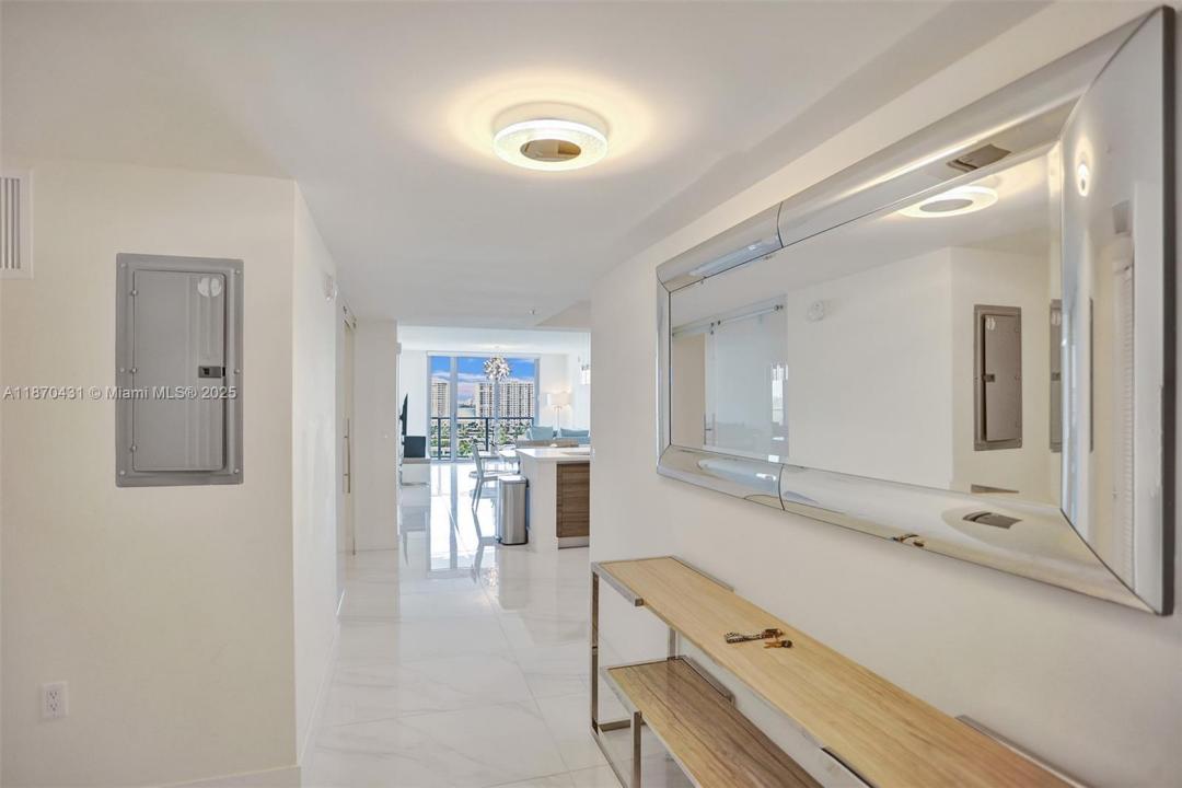 330 Sunny Isles Blvd 5-1204, Sunny Isles Beach, Florida 33160, Amerika Birleşik Devletleri