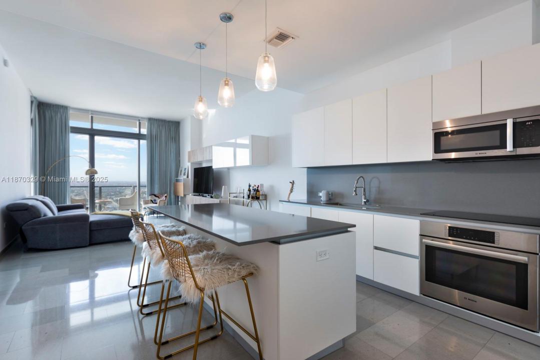 88 SW 7th St 4106, Miami, فلوريدا 33130, الولايات المتحدة