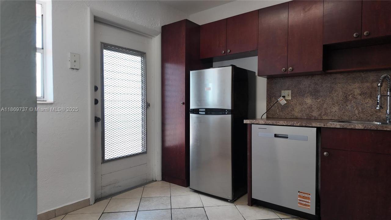 18900 NE 3rd Ct 528-5, Miami, Florida 33179, HOA KỲ