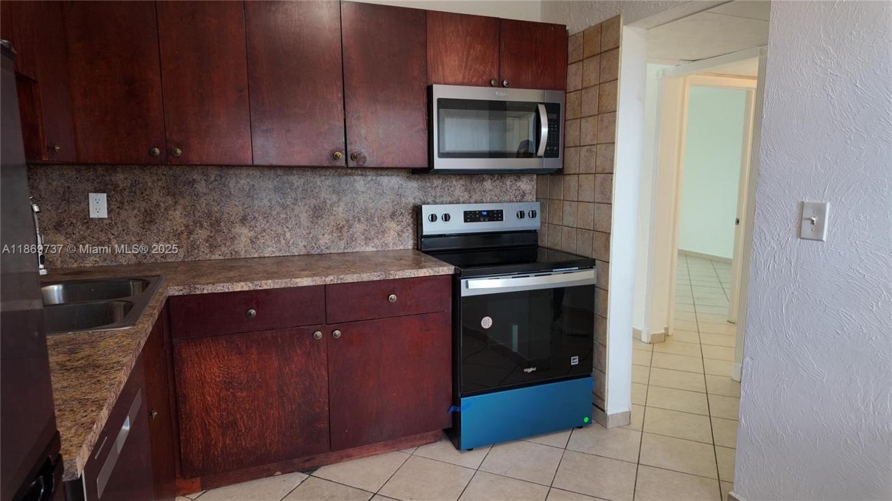 18900 NE 3rd Ct 528-5, Miami, Florida 33179, HOA KỲ