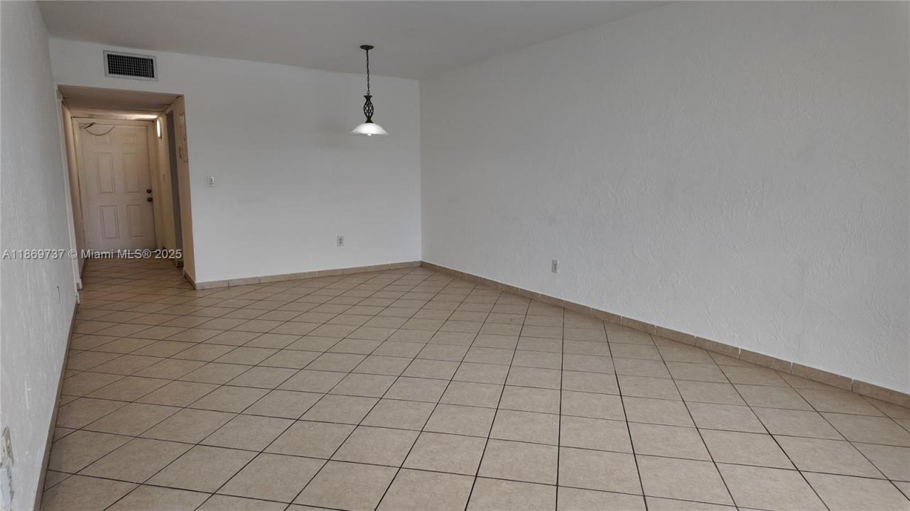 18900 NE 3rd Ct 528-5, Miami, Florida 33179, HOA KỲ