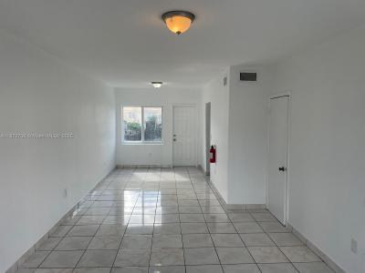 406 NW 84th Ter 406, Miami, Florida 33150, USA