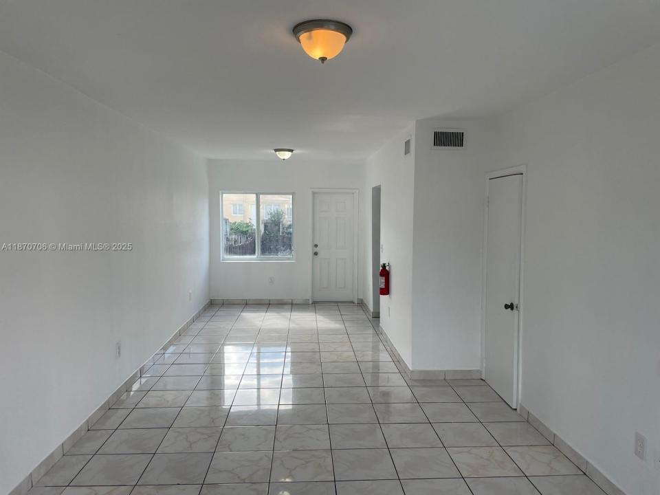 406 NW 84th Ter 406, Miami, Flórida 33150, Estados Unidos
