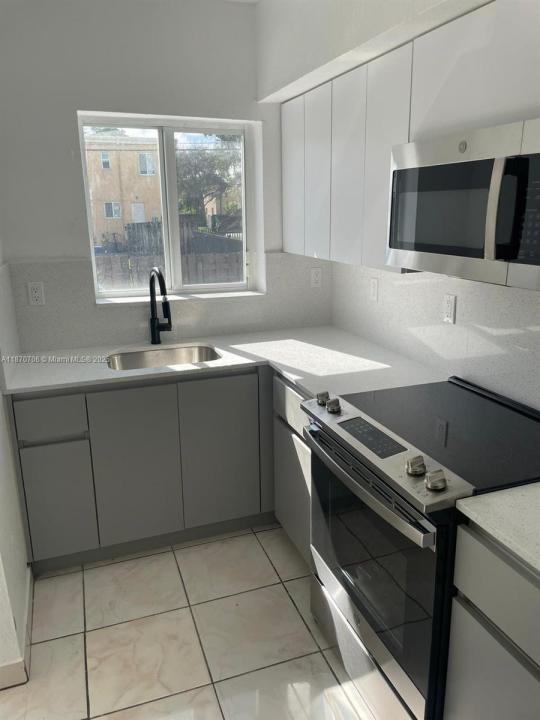 406 NW 84th Ter 406, Miami, Flórida 33150, Estados Unidos
