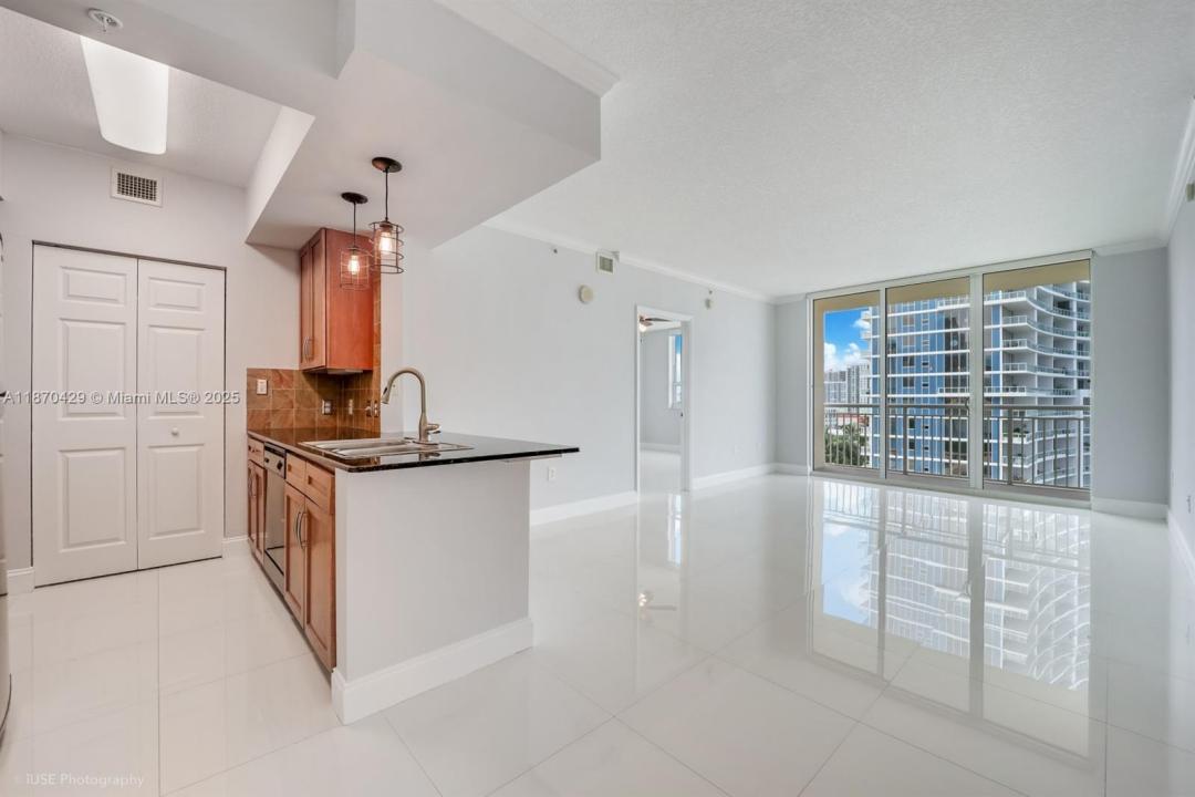 2000 N Bayshore Dr 1203, Miami, Florida 33137