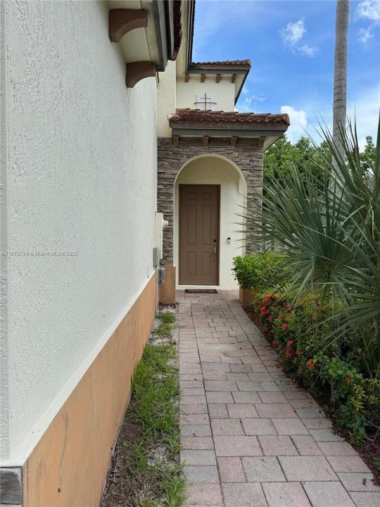 9227 SW 227 TERRACE, Miami, Флорида 33190, Соединенные Штаты