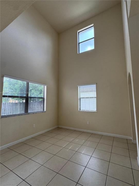 9227 SW 227 TERRACE, Miami, Флорида 33190, Соединенные Штаты