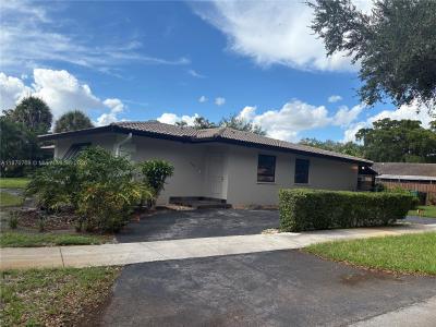 15461 Turnbull Dr 15461, Miami Lakes, Florida 33014, USA