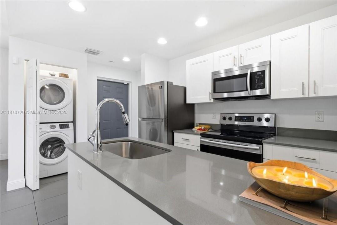 541 NW 33rd St 5, Miami, 佛罗里达州 33127, 美国