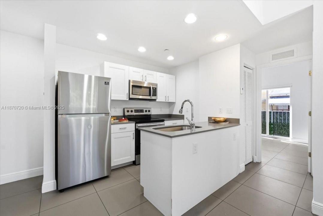 541 NW 33rd St 5, Miami, 佛罗里达州 33127, 美国